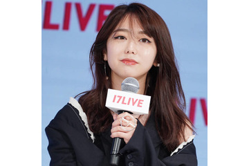 峯岸みなみ、赤ちゃんを抱いた“女子会”SHOTに反響「娘ちゃんも幸せそう」「自然な感じで好き」 画像