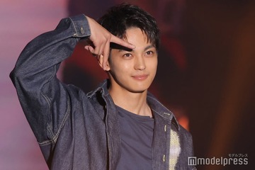 神尾楓珠「超十代」シークレット登場 ランウェイで決めポーズ披露【超十代2025】 画像