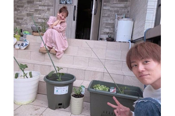 第5子妊娠中の辻希美、夫・杉浦太陽の“家庭菜園”SHOT公開「私は見てただけ」「成長を楽しみにしています」 画像