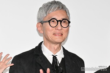 松重豊「おげんさん」ファイナルのオフショットで紫ボブヘア披露「振り幅すごい」「お茶目で可愛い」の声 画像