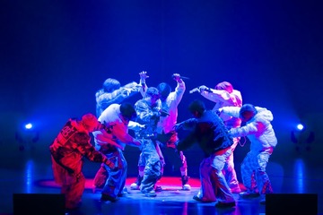 MAZZEL、MCなしノンストップステージ「日本にやべえグループがいるって証明してやる」【The Performance】 画像