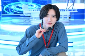 なにわ男子・道枝駿佑、日曜劇場「キャスター」サイドストーリーで主演 ＝LOVE佐々木舞香＆キム・ムジュンと報道ラブコメディ描く【恋するキャスター】 画像