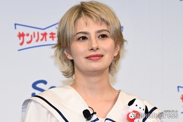 ホラン千秋、金髪で雰囲気ガラリ「サンリオの世界観に合わせられるようにチャレンジ」 画像