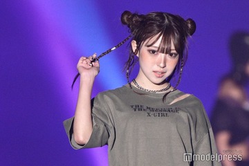 MINAMI、ミニ丈で抜群スタイル輝く キュートなツインお団子姿で登場【TGC熊本2025】 画像