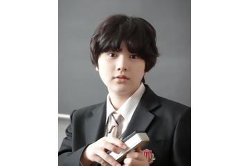 「御上先生」生徒役女優、唇ピアス×金髪ギャルに変身「誰か分からなかった」「ビジュ無双」と反響 画像