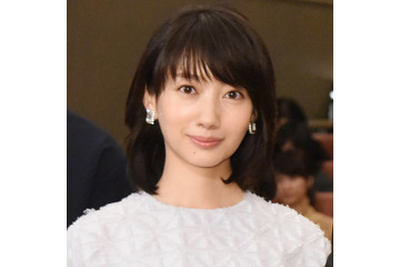 「この写真が大好き」波瑠、主演ドラマ『アイシー』出演者らとの笑顔SHOTに反響「みんな素敵」「最高の仲間たち」 画像