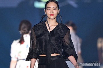 “モデルプレスオーディション受賞”佐野じゅえり、シースルー×へそ出しルックでオーラ放つ【TGC熊本2025】 画像