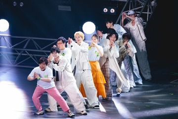 FANTASTICS、山里亮太らMC陣サプライズ登場で「Choo Choo TRAIN」披露 ボーカル＆パフォーマーステージで魅せた二面性【DayDay. SUPER LIVE 2025】 画像