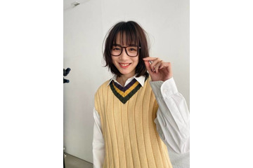 のん、大きなメガネ×古着の“学生風”コーデをファン称賛「似合ってる！」「なんとかわいい」 画像