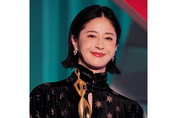 松本若菜、主演ドラマ『Dr.アシュラ』でスーパー救命医・朱羅を熱演！新たな“ハマり役”となるか 画像