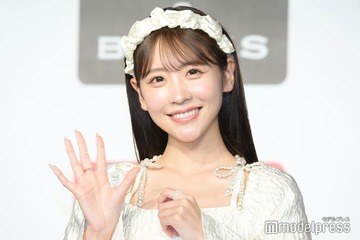 FRUITS ZIPPER櫻井優衣、プーケットの海での水着ショット公開「絵になる美しさ」「理想のスタイル」と反響 画像
