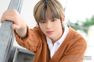 EVNNEムン・ジョンヒョン、7人での“旅行積立”で行きたい場所「意見が分かれているんですが…」アイドルという職業への強い愛情も【インタビュー連載Vol.3】 画像