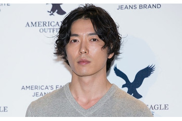 韓国俳優キム・ジェウク、中山美穂さんを日本語で追悼 日韓合作映画での共演カット公開 画像