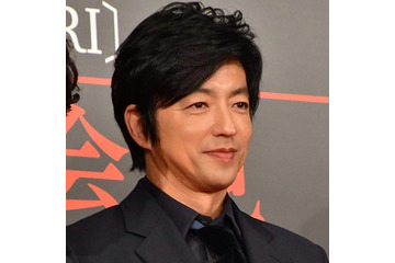 「大人の色気」大沢たかお、胸元チラリの白ジャケットコーデにファンうっとり「最高にカッコイイ」「眼福」 画像