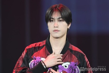 OCTPATH西島蓮汰、肋骨骨折で活動制限中もランウェイ出演 サングラス外しにドキッ【サツコレ2025S/S】 画像