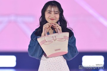 林芽亜里、花柄ワンピで春の装い ピンクの色使いが可愛い【GirlsAward 2025SS】 画像