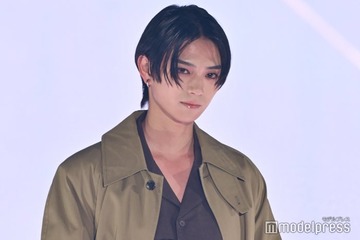 岩瀬洋志、クールな視線でオーラ放つ【GirlsAward 2025SS】 画像