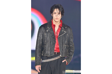 少年忍者ヴァサイェガ渉、22歳誕生日当日にシークレットでランウェイ登場【GirlsAward 2025SS】 画像