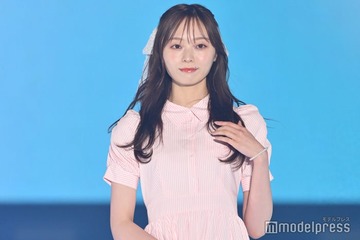 乃木坂46梅澤美波、春っぽピンクワンピでキュートに決める【GirlsAward 2025SS】 画像