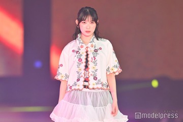 僕が見たかった青空・八木仁愛、花柄×迷彩柄の個性派コーデ着こなす【GirlsAward 2025SS】 画像