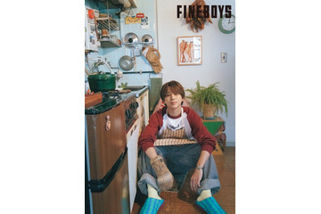 timelesz寺西拓人“おとなりさん”設定でナチュラル姿披露 “国民の元カレ”が「FINEBOYS」初登場 画像