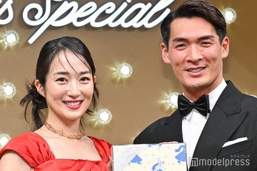 高梨臨、夫・槙野智章への粋な誕生日プレゼント公開 肩組み2ショットに反響「憧れの夫婦」「愛が溢れてる」 画像