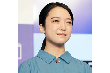 上白石萌音、透明感あるワンピースSHOTにファンうっとり「凄くお似合い」「笑顔も素敵」 画像
