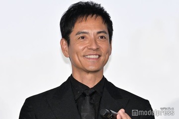 沢村一樹、妻と湘南デート中の2ショット公開「絵になる」「憧れの夫婦」の声 画像