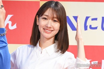 柏木由紀、“にしたん社長に応援してほしい”AKB48の後輩2人「キラキラ輝いている」Nポーズ披露の裏側公開 画像