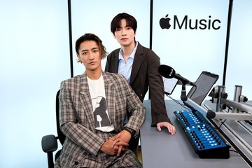 Snow Man岩本照＆深澤辰哉、フィットネストーク展開 体作りのこだわりとは【Snow World Radio】 画像