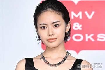 「御上先生」で話題・安斉星来、圧巻美脚輝く「脚長すぎ」「スタイル抜群」の声 画像