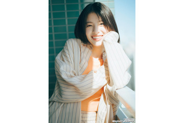 出口夏希、自然な笑顔にキュン「ヤンマガ」表紙登場 画像