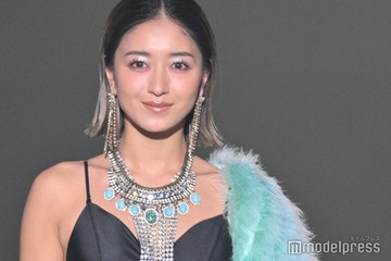 みちょぱ、鏡越しの親子ショット公開 エステでペア施術 画像