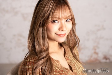 ギャルママモデル「nuts」まぁみ、キャミ姿で美谷間チラリ「破壊力すごい」「夏が似合う」の声 画像