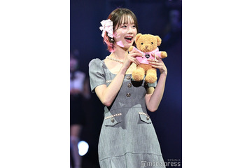 あらた唯、美脚際立つミニワンピ姿披露【オキコレ2025】 画像