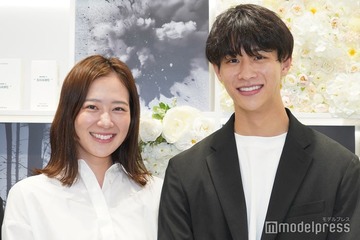 中道理央也、妻・西山真央と揃ってイベント登壇「バチェロレッテ」出演時に共演者と励まし合ったこと明かす 画像