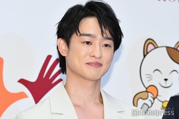 尾崎裕哉、父・尾崎豊さんとカラオケで“共演”「I LOVE YOU」歌唱に森三中が涙 画像