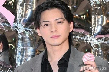 Number_i平野紫耀、セクシーなチークメイク姿で表参道ヒルズ登場 笑顔でファンサービスも【会見レポ】 画像