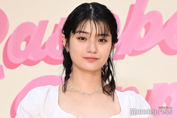 蒔田彩珠、美デコルテ際立つ純白ワンピース姿披露【ジョー マローン ロンドン】 画像
