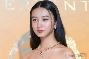Koki,、ミニスカ×ハイソックスで美脚披露 三つ編みヘアで雰囲気一変「脚綺麗」「新鮮で可愛い」と絶賛の声 画像