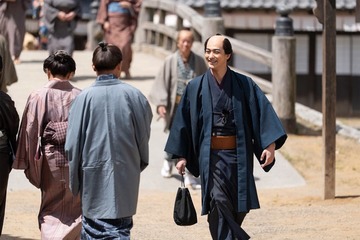 【べらぼう～蔦重栄華乃夢噺～ 第26話】蔦重、米価上昇で苦労 実母・つよが店に転がり込む 画像