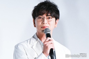 嵐・松本潤、相葉雅紀＆櫻井翔主演ドラマをアピール 愛ある呼びかけに黄色い歓声飛ぶ【19番目のカルテ】 画像