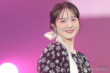 本田紗来、キャミ姿で色白素肌際立つ「可愛い」「透明感すごい」 画像