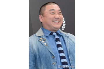 山本圭壱、愛娘のユーモア溢れる近影公開「さすがパパとママのDNA」「将来が楽しみ」の声 画像