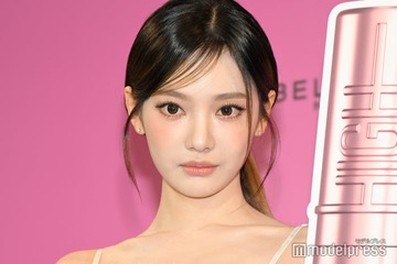 aespaニンニン、美脚＆ウエスト際立つ黒コーデ「女神」「憧れのスタイル」と反響 画像