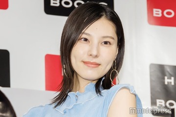 元乃木坂46相楽伊織、美背中大胆見せノースリーブ姿「すごい服」「セクシー」の声 画像