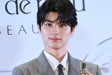 本田響矢、グレースーツで登場 一番輝いている瞬間明かす「3ヶ月ぶりに…」【クレ・ド・ポー ボーテ】 画像