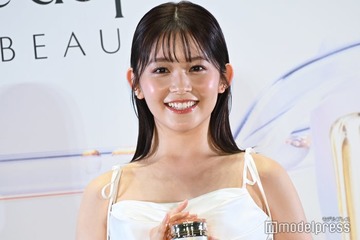 久間田琳加、純白キャミドレスで素肌輝く アクション初挑戦を回顧「不安な気持ちで挑んで…」【クレ・ド・ポー ボーテ】 画像