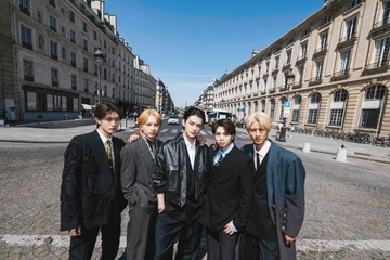 M!LK、結成10周年アニバーサリーフォトブック決定 メンバー希望のフランスで“最上級ビジュアル”魅せる 画像