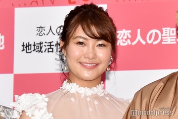 村上佳菜子、イケメン夫とヨガ ラブラブ2ショットに「仲良し」「理想の夫婦」の声 画像